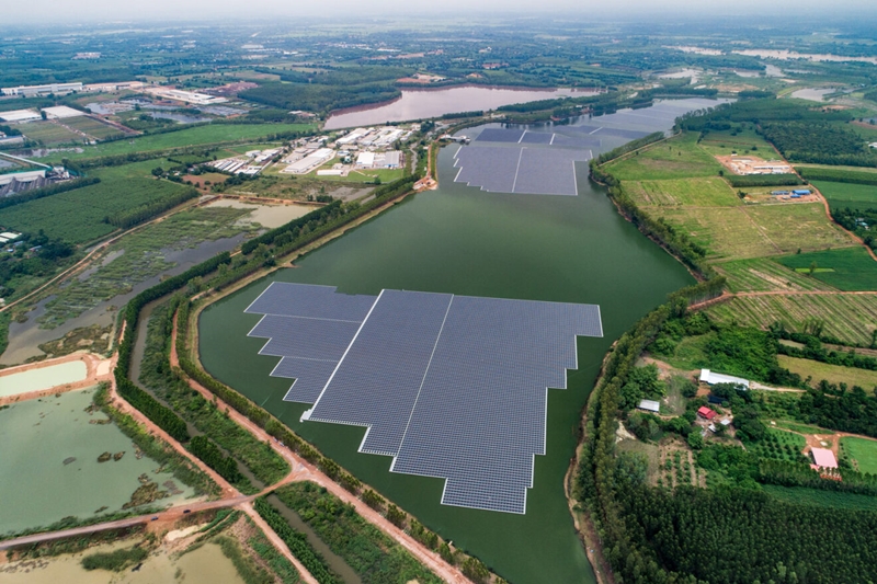泰國巴真府的浮動式太陽能發電廠。